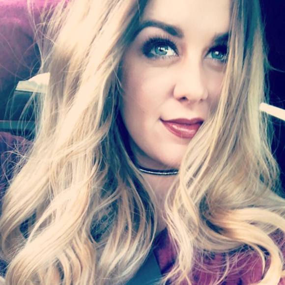 Meet your Posher, Hilary - Picture 2 of 2